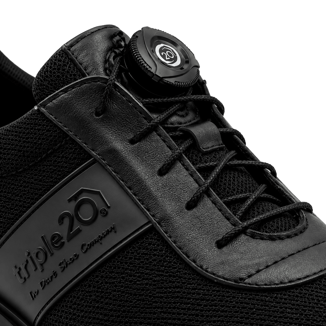 Triple20 Dart Shoes Textile with Twist Closure - Black Hier sind die Triple20 Dartschuhe Textil mit Drehverschluss - Schwarz abgebildet. Die Schuhe haben eine markante Optik.