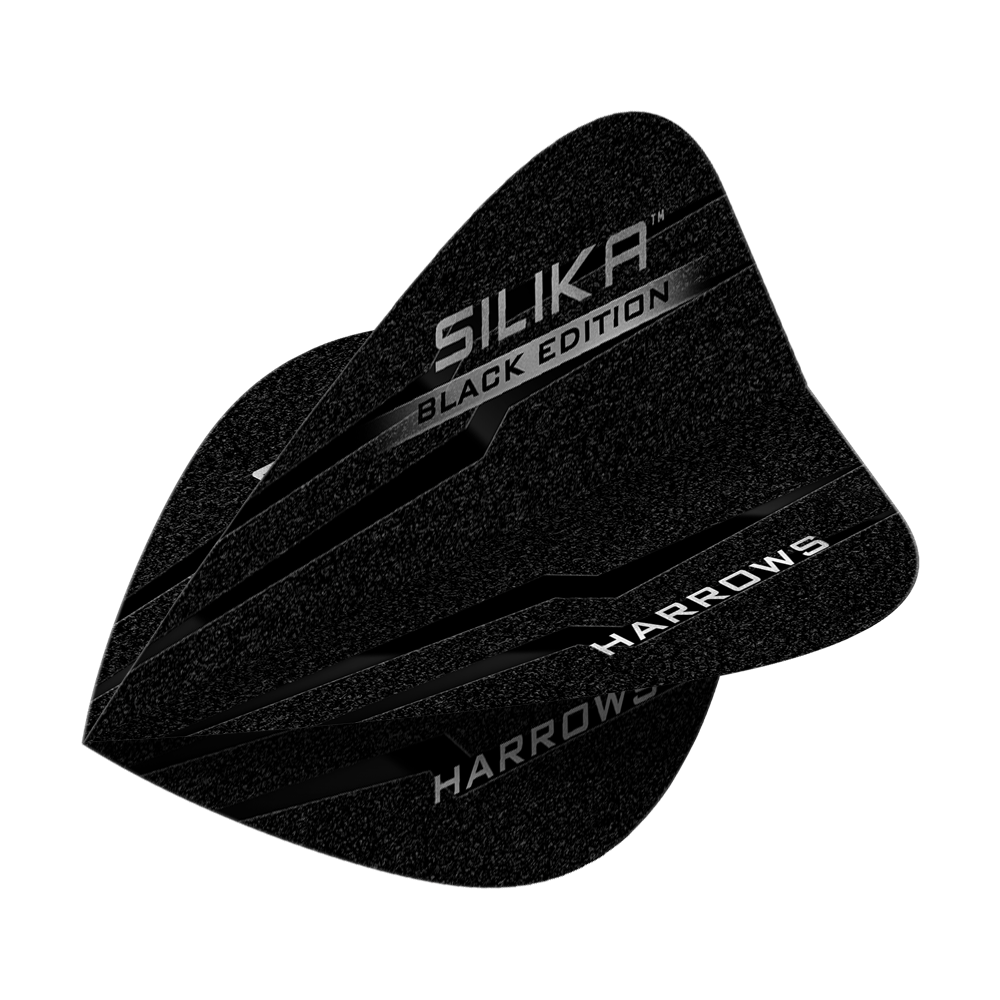 Harrows Silika Black Edition Kite Flights Das Bild zeigt die Harrows Silika Black-Edition Kite Flights. Die Flights sind schwarz mit silberner Schrift und haben ein modernes Design.