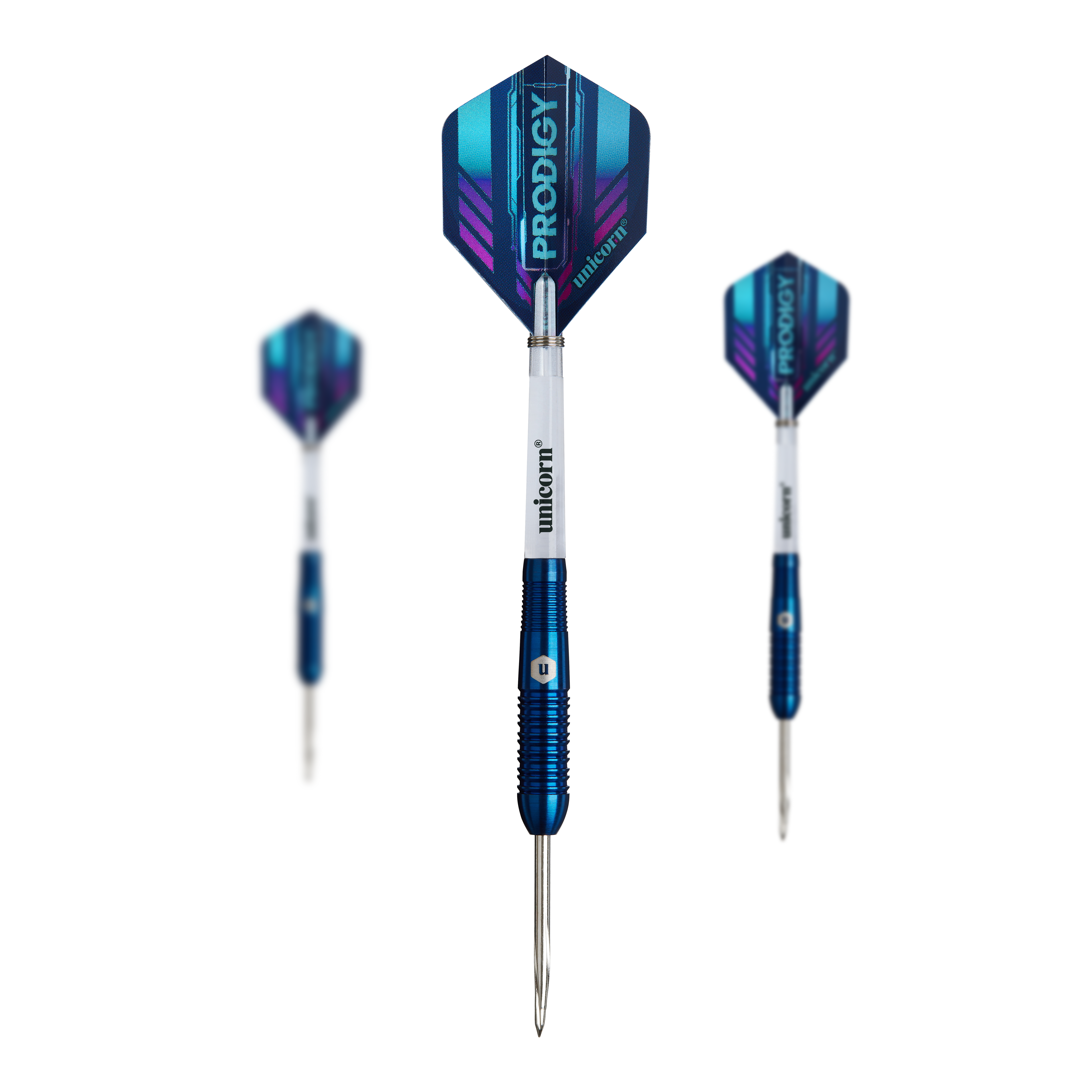 Das Bild zeigt drei "Unicorn Prodigy 02 Torpedo Steeldarts" mit blauen Flights und silber-blauen Schäften. Die Pfeile sind scharf und für das Steeldartspiel geeignet.