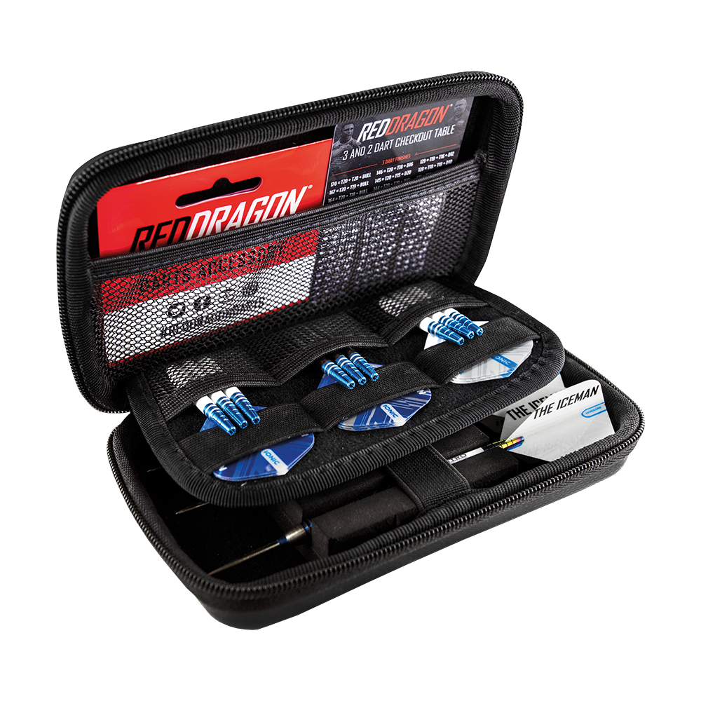 X0611_Red_Dragon_Gerwyn_Price_World_Champion_Dartcase_3 Das Bild zeigt das Produkt "Red Dragon Gerwyn Price World Champion Dartcase". Es ist ein offenes Dartcase mit mehreren Fächern für Pfeile und Zubehör.