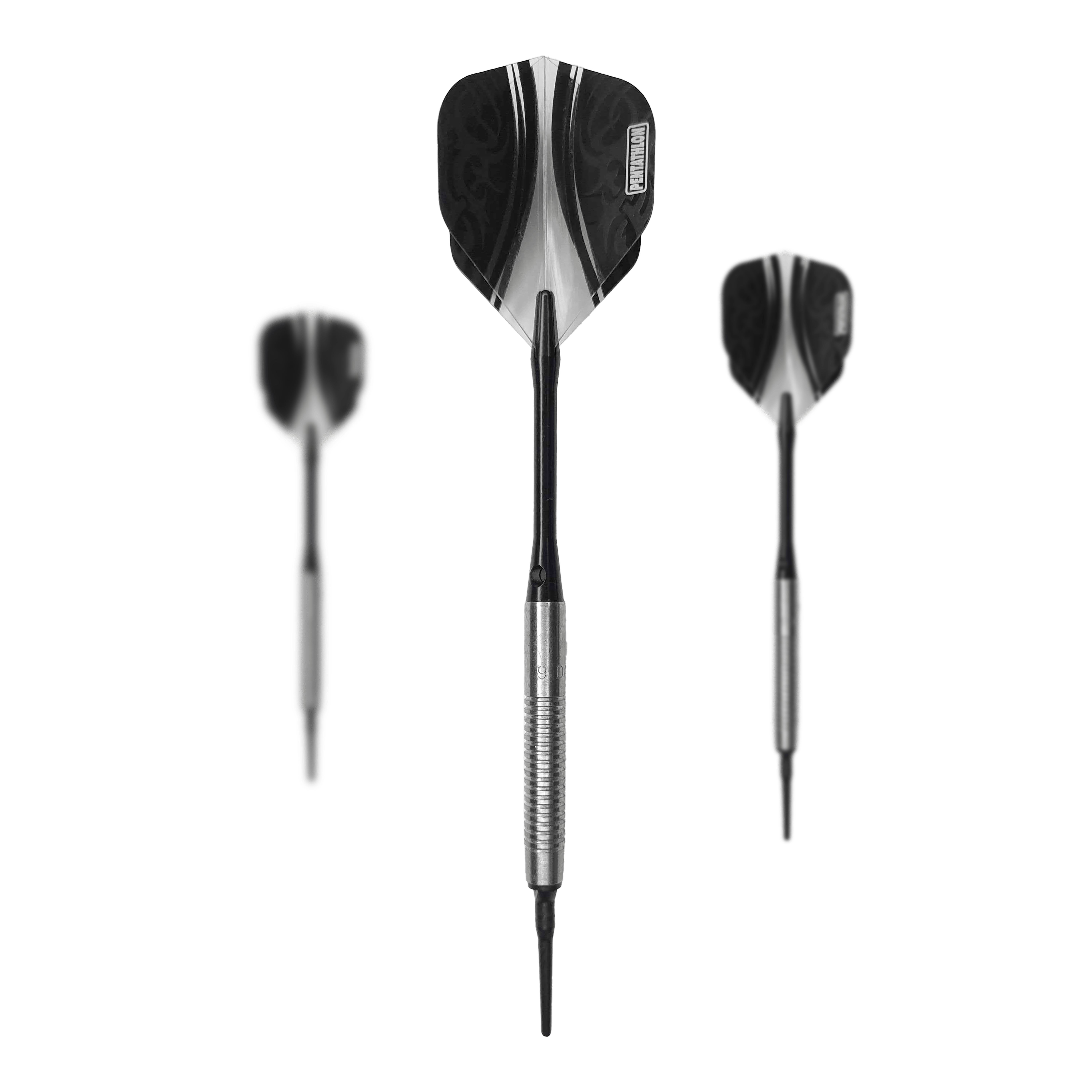 McDart 85 Tungsten V21 soft darts - 18.5g Das Bild zeigt drei Softdarts des Produkts "McDart 85er Tungsten V21 Softdarts - 18,5g". Die Darts haben silberne Barrels und schwarze Flights.