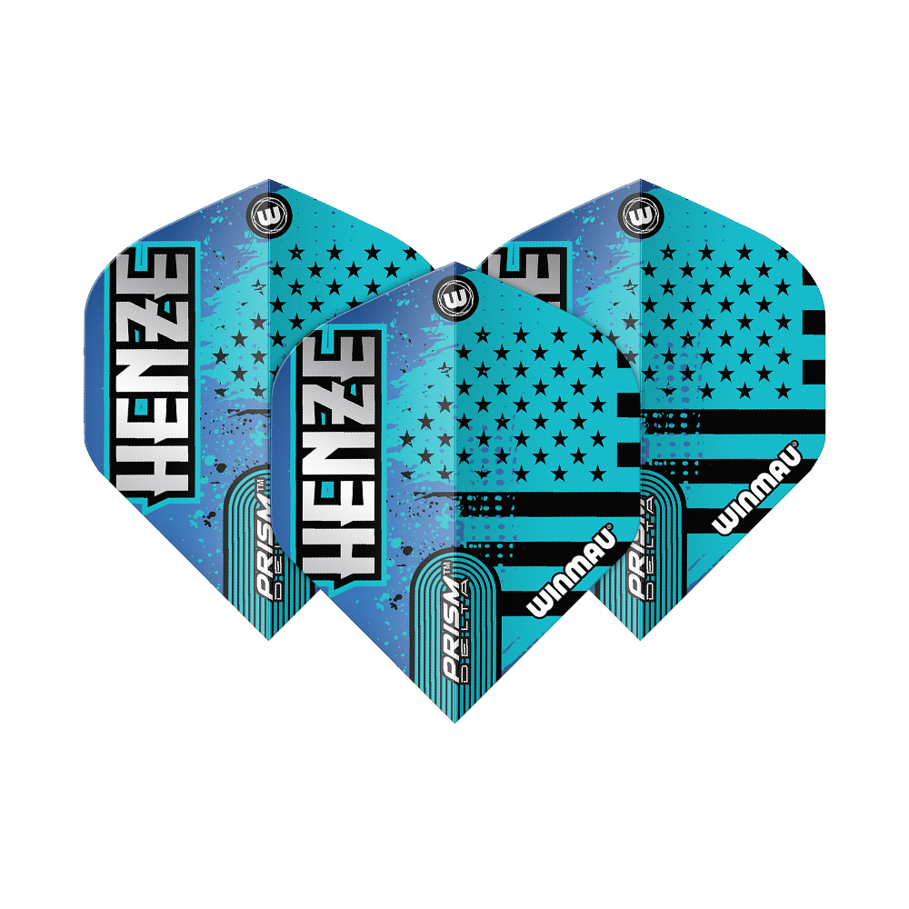 Winmau Prism Delta Rick Henze Standard Flights Das Bild zeigt drei Winmau Prism Delta Rick Henze Standard Flights für Darts. Die Flights sind in Blau- und Schwarztönen gestaltet und mit dem Namen "Henze" sowie Sternenmotiven bedruckt.