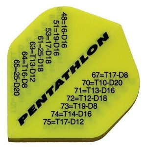 p34 Das Bild zeigt ein gelbes Dart Flight mit der Aufschrift "PENTATHLON" und mehreren Zahlen- und Buchstabenkombinationen. Es handelt sich um das Produkt "Pentathlon Flights P34".