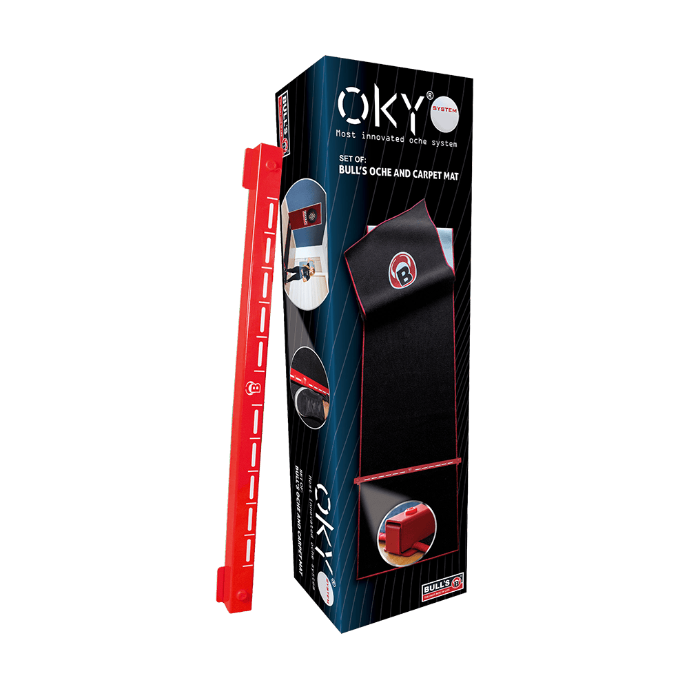 67831_Bulls_Oky_System_Teppich_mit_Metall_Oche_O66_5 Das Bild zeigt das Produkt "Bulls Oky System SET - Teppich mit Metall Oche". Auf der Verpackung sind ein schwarzer Teppich mit rotem Rand und ein rotes Metall-Oche abgebildet.