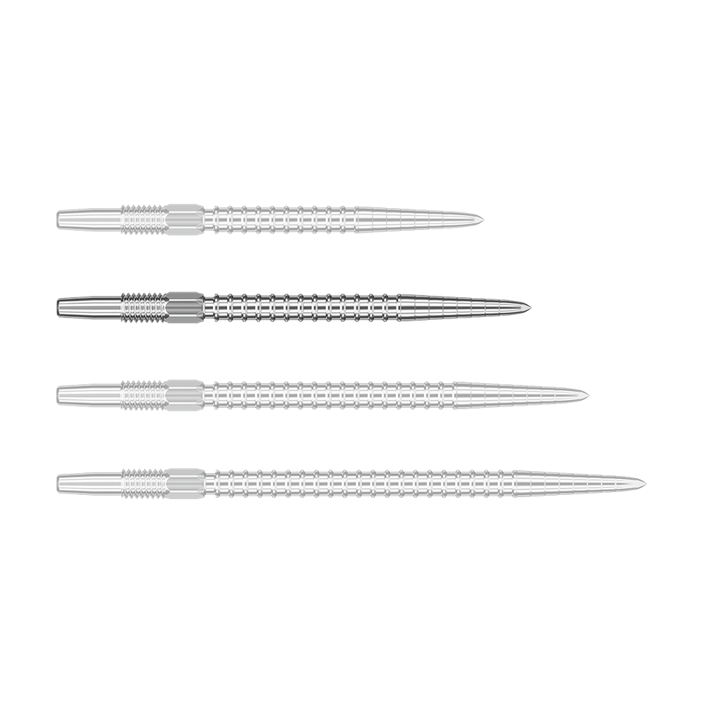 Das Bild zeigt vier silberne Dartspitzen in einer Reihe. Die Spitzen sind aus Metall und haben ein geriffeltes Muster.