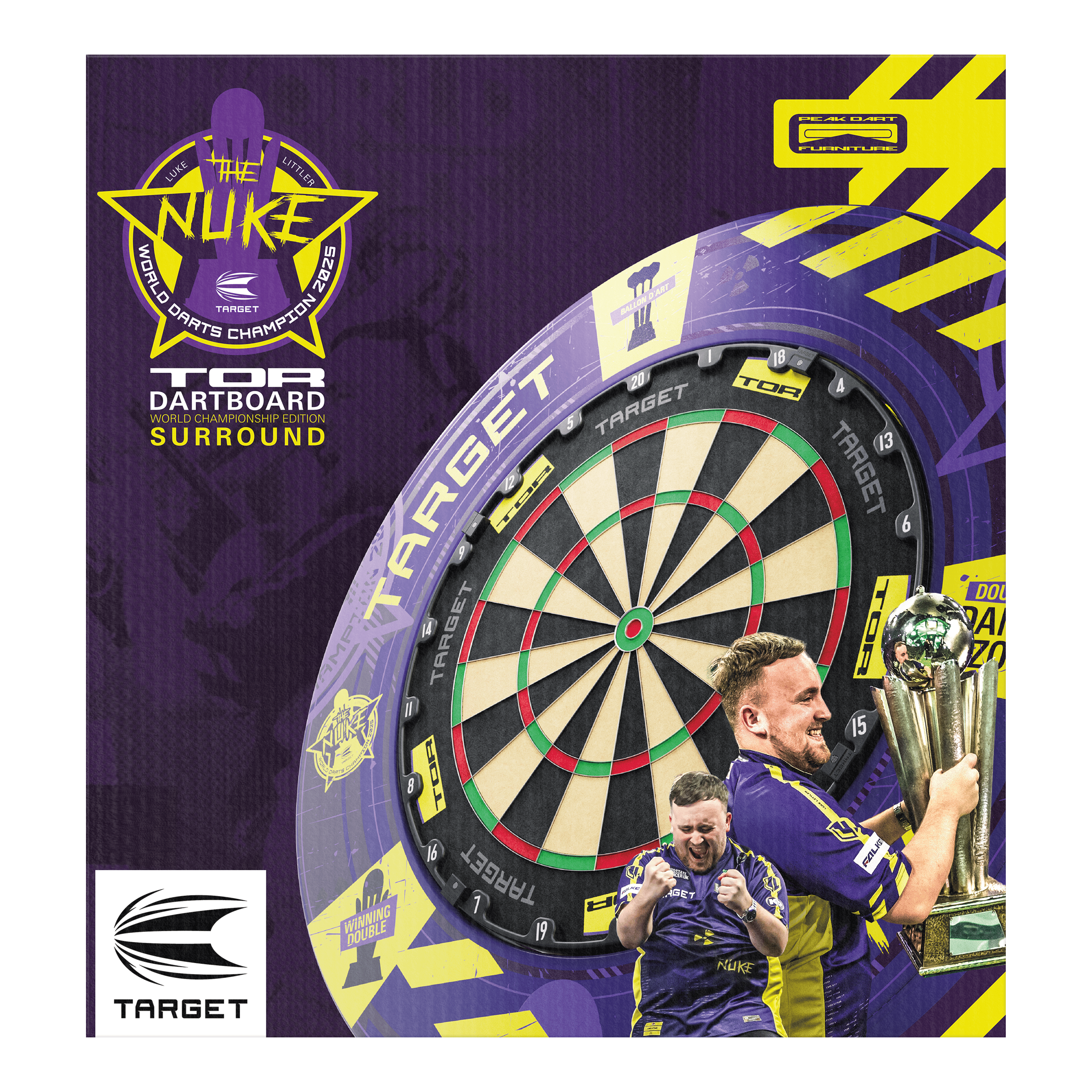 Auf dem Bild ist ein bunter Dartboard-Bundle mit dem Namen "The Nuke" und dem Schriftzug "World Darts Champion 2025" zu sehen. Im Vordergrund hält eine jubelnde Person einen großen Pokal in der Hand.