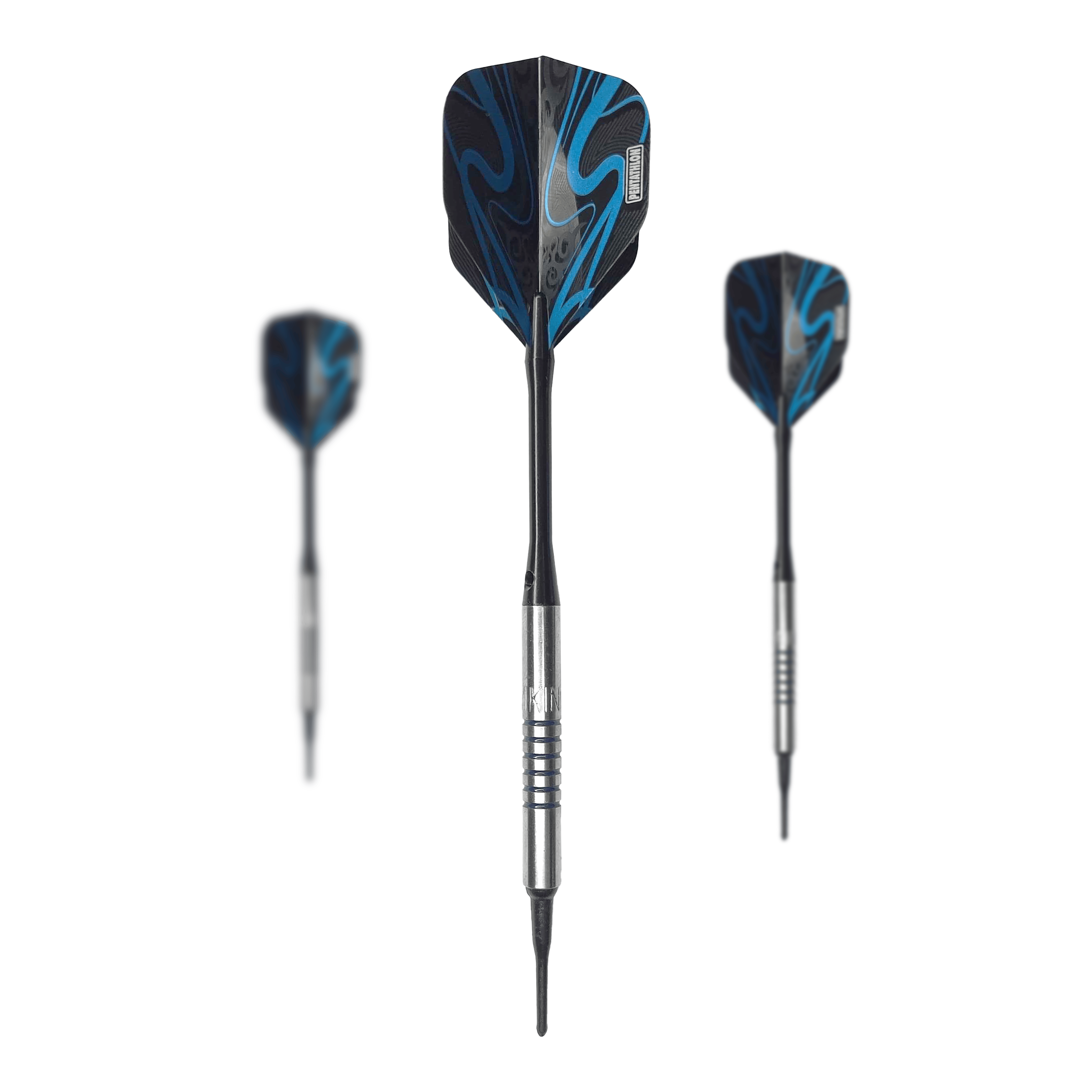 McDart 85 Tungsten V19 soft darts - 16.5g Auf dem Bild sind drei Softdarts des Modells "McDart 85er Tungsten V19" mit einem Gewicht von 16,5g zu sehen. Die Darts haben silberne Barrels und schwarze Flights mit blauen Verzierungen.