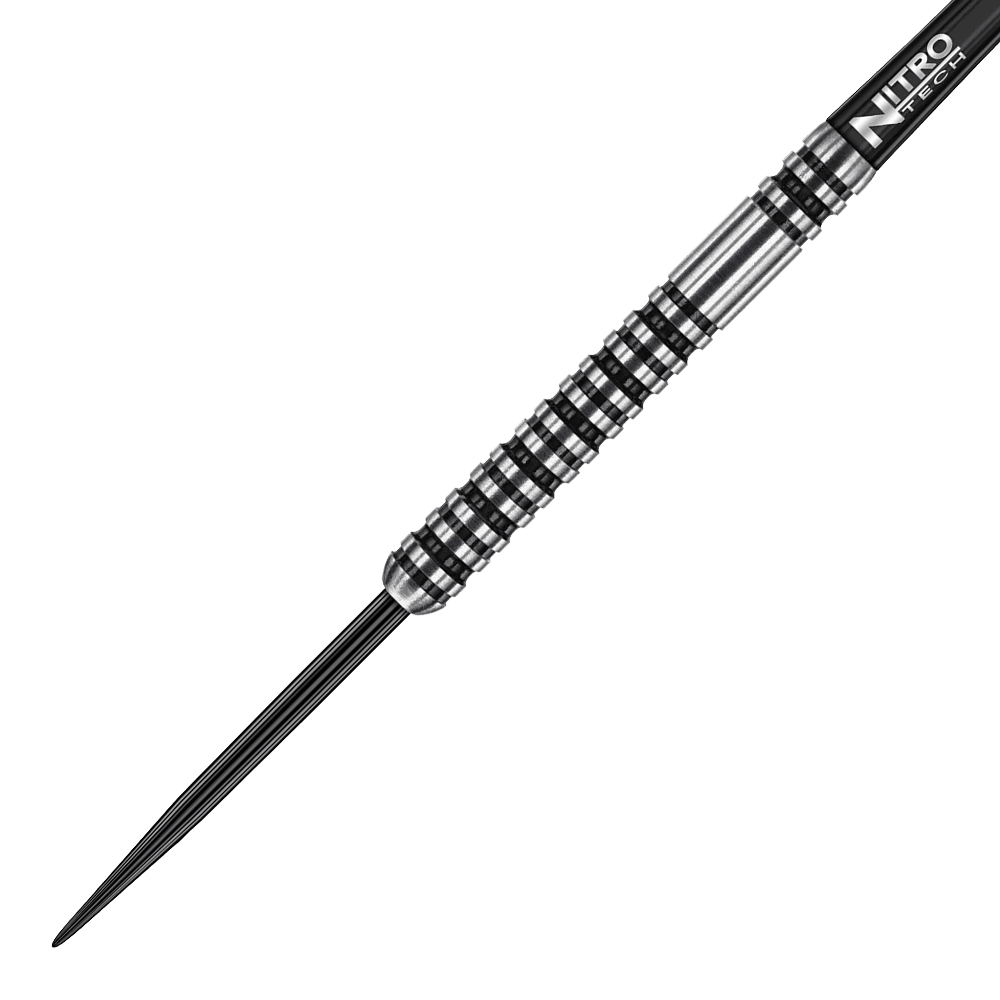 RD1892-RedDragon-Dragonfly-3-Steeldarts-2-3-Wallet Das Bild zeigt einen silbernen und schwarzen Steel-Dartpfeil mit geriffeltem Griff. Am hinteren Ende steht "Nitro Tech" geschrieben.