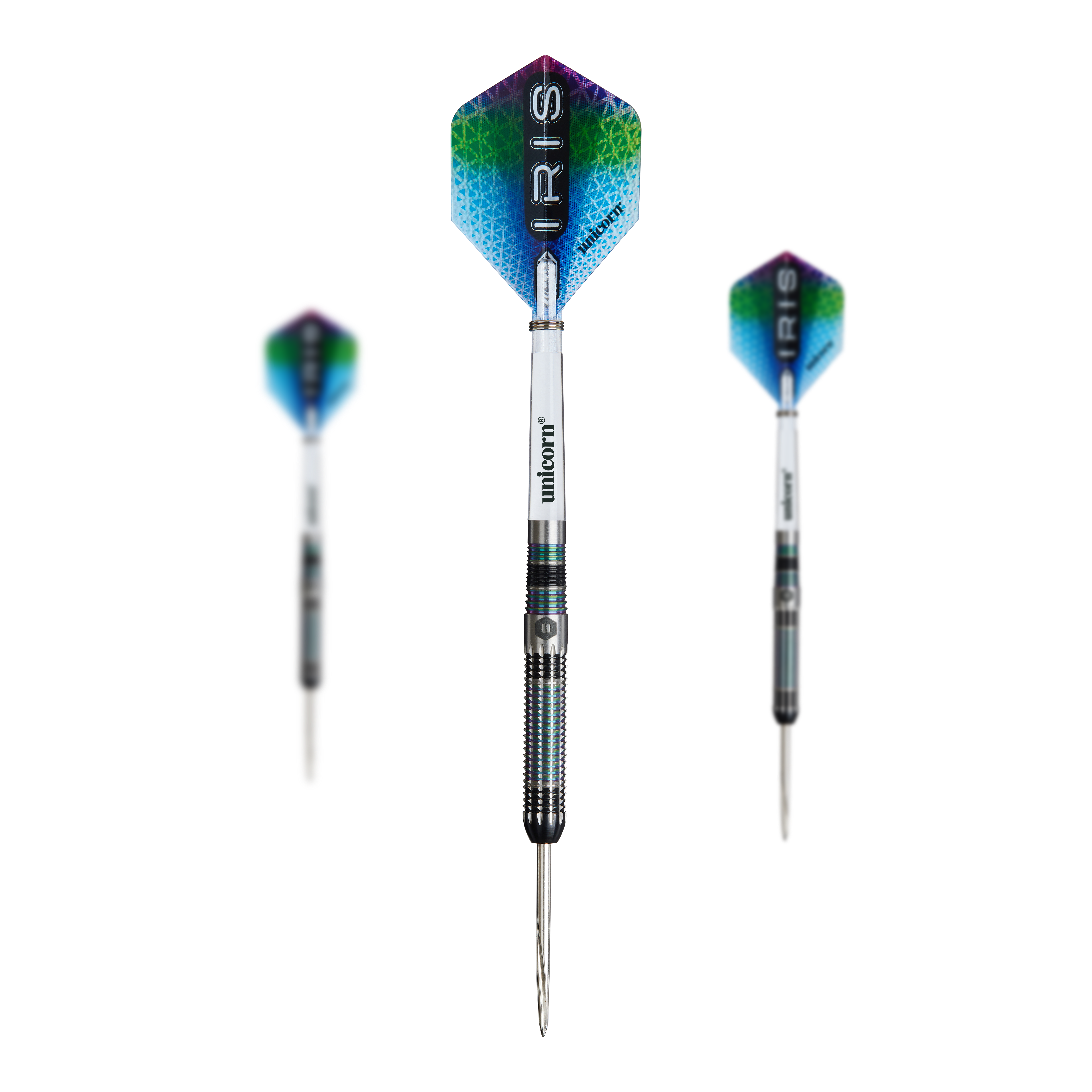 Unicorn Iris Steeldarts Das Bild zeigt drei Unicorn Iris Steeldarts mit bunten Flights und silbernen Spitzen. Die Darts sind in verschiedenen Perspektiven angeordnet, mit einem Dart im Vordergrund und zwei im Hintergrund.