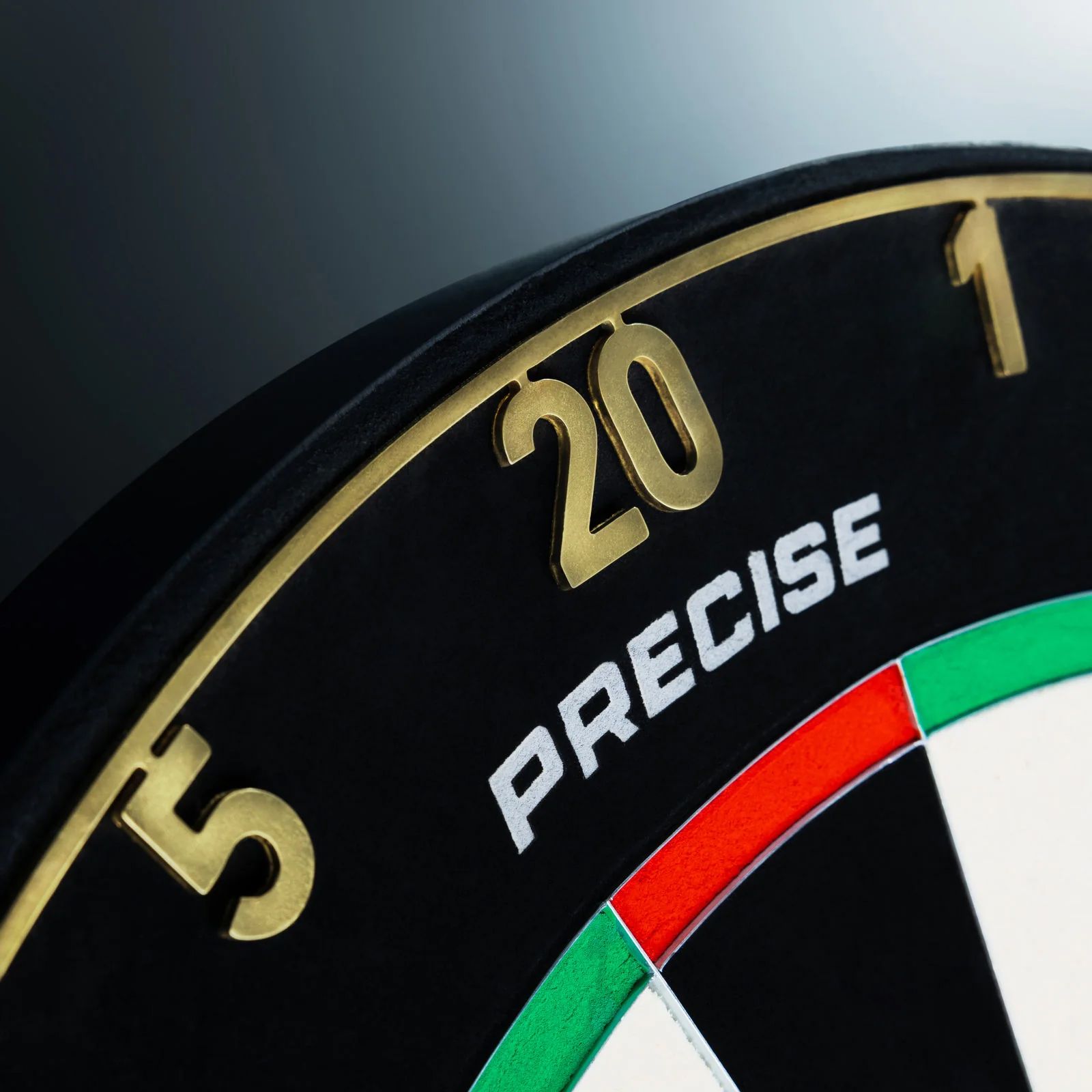 Das Precise 180 Endorphine Steeldartboard mit Nummernring in Gold ist abgebildet. Die Dartscheibe verfügt über einen goldenen Zahlenring.