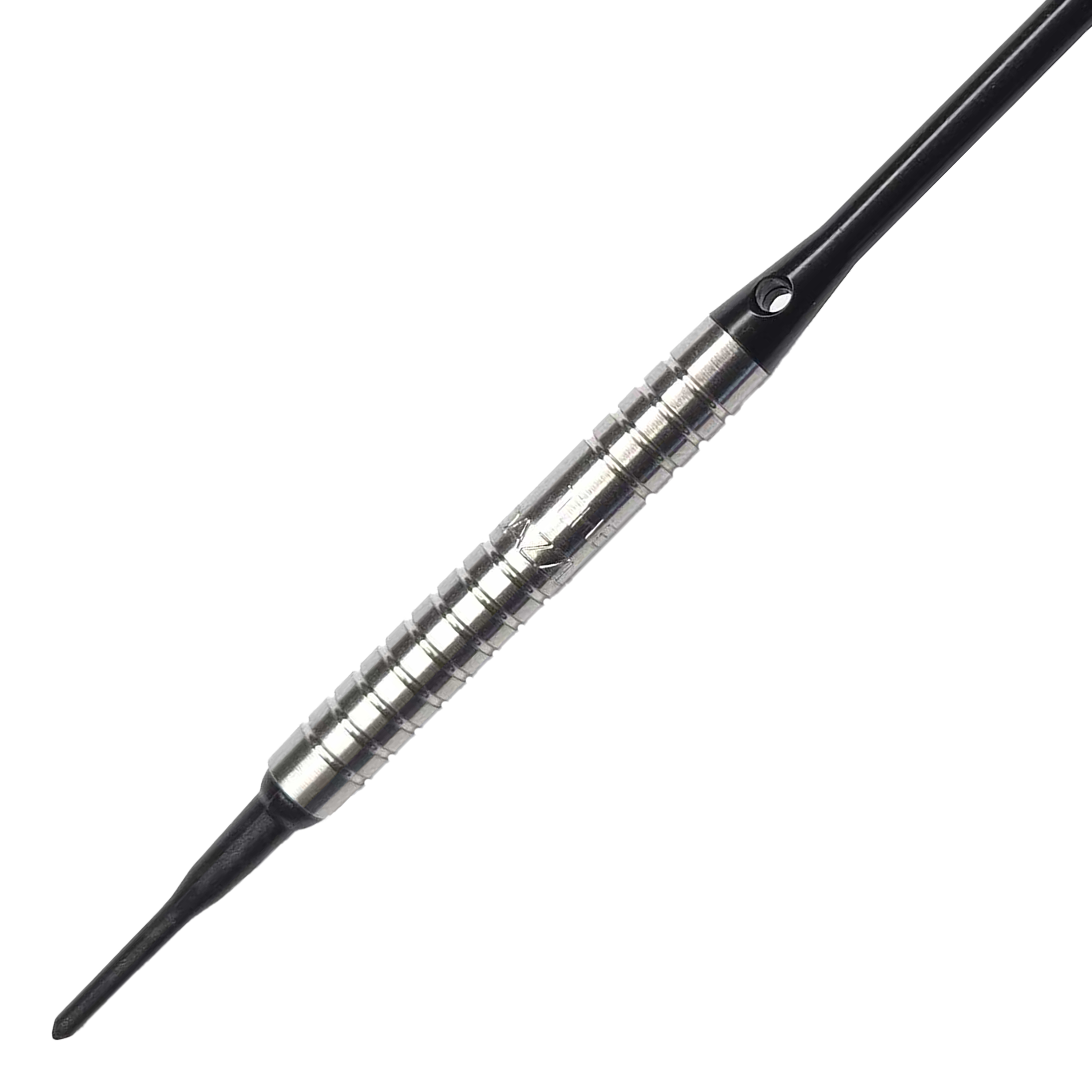 McDart 85 Tungsten V15 Softdarts - 16.5g Das Bild zeigt einen McDart 85er Tungsten V15 Softdart mit einem Gewicht von 16,5g. Der Dart hat eine silberne, geriffelte Barrel und schwarze Spitzen sowie Schaft.