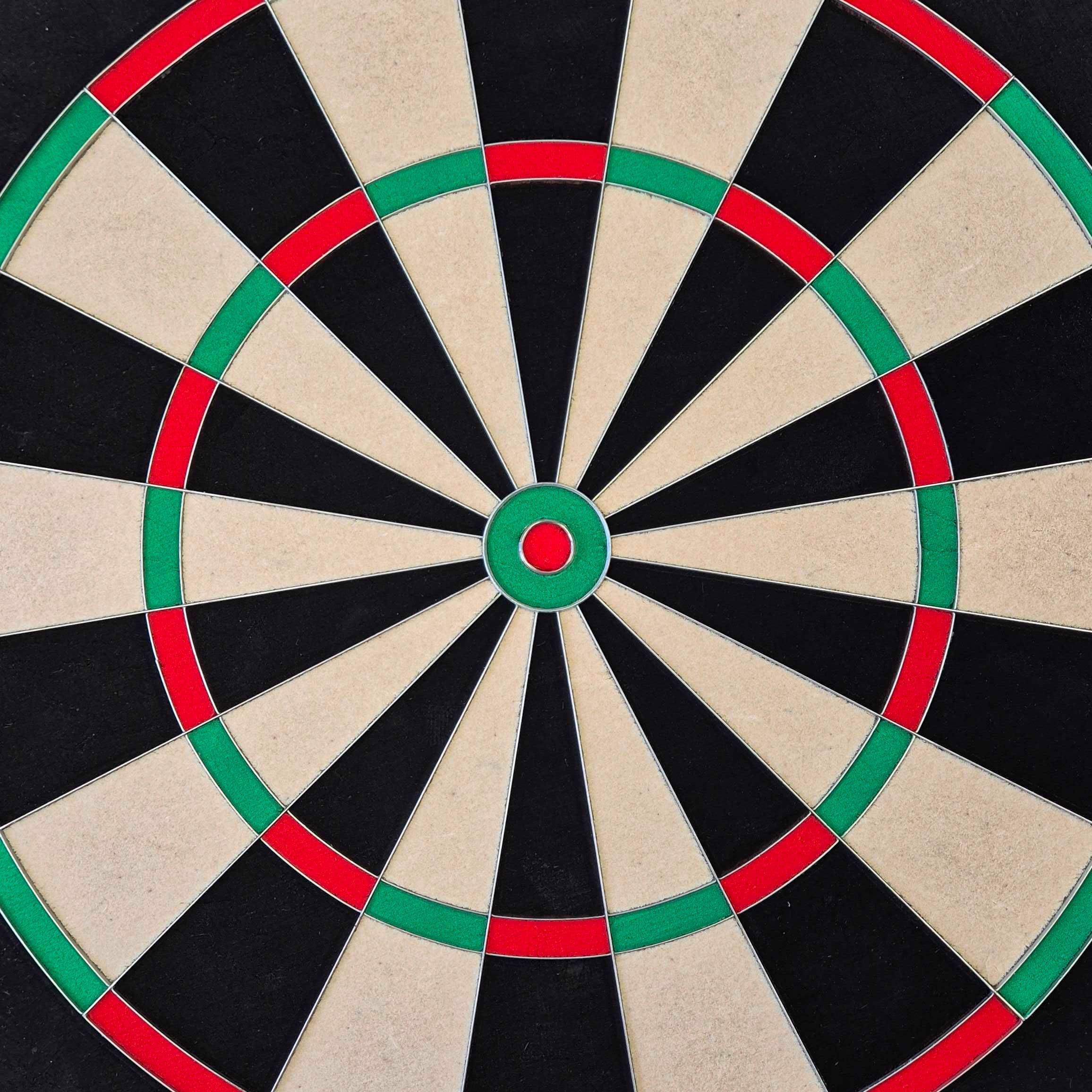 McDart Precision steel dartboard Das Bild zeigt ein weiteres McDart Precision Steeldartboard. Alle Sektoren sind klar sichtbar.