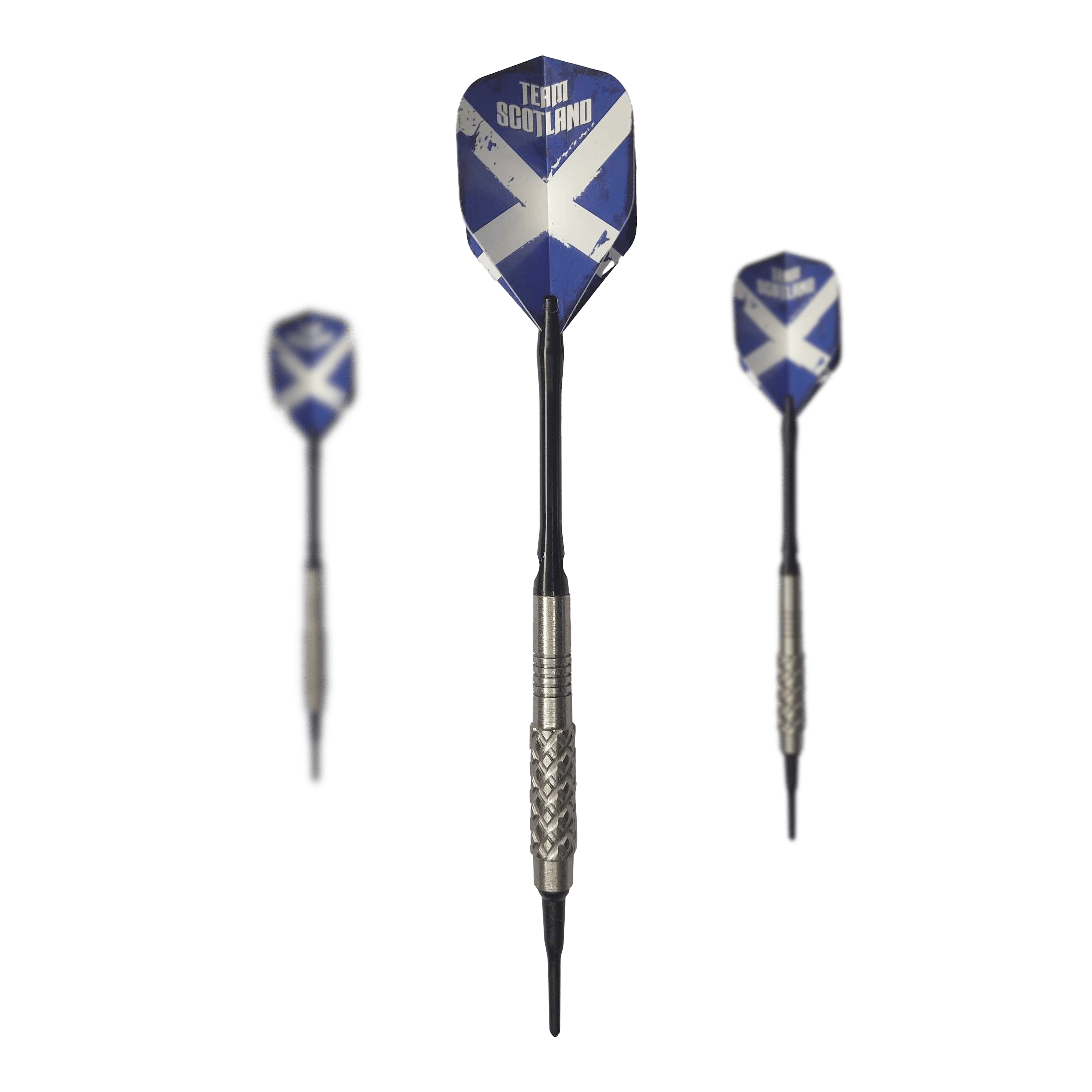 McDart 85 Tungsten V4 soft darts - 16g Das Bild zeigt drei Softdarts des Produkts "McDart 85er Tungsten V4" mit einem Gewicht von 16g. Die Flights sind blau mit einem weißen Kreuz und der Aufschrift "Team Scotland" gestaltet.