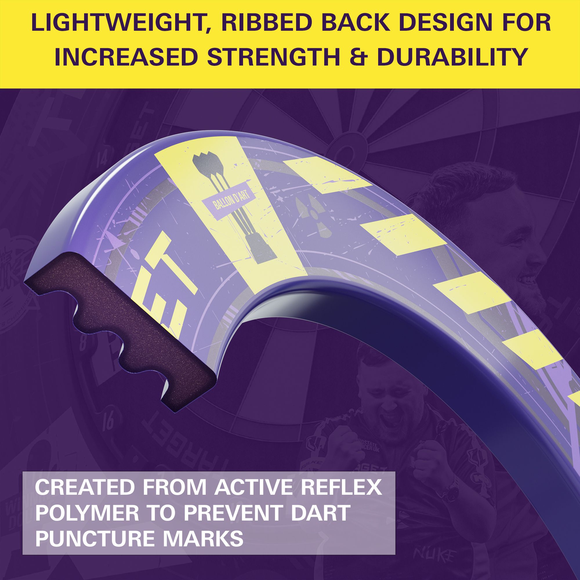 Target Luke Littler World Champion 2025 Surround Goal Steel Dartboard Bundle Das Bild zeigt ein Detail des "Target Luke Littler World Champion 2025 Surround Tor Steeldartboard Bundle". Es hebt das leichte, gerippte Rückendesign und das spezielle Polymer hervor, das vor Dart-Einstichstellen schützt.