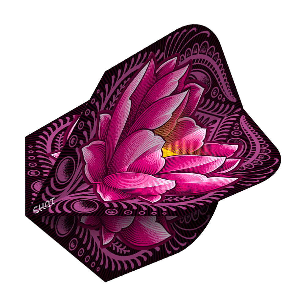 SF5432_Shot_ZEN_Juji_No6_Flights_2 Das Bild zeigt das Produkt "Shot ZEN Juji No6 Flights" mit einem auffälligen Design. In der Mitte befindet sich eine große, pinke Blume auf einem dekorativen, dunklen Hintergrund.