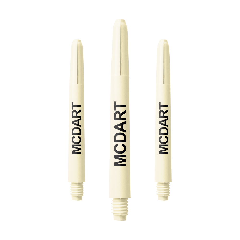 MD-607_Nylon_Shafts_mit_Wunschdruck_Naturweiss_48mm_1 Das Bild zeigt drei naturweiße Nylon Dartschäfte mit dem Aufdruck "MCDART". Sie sind jeweils 48 mm lang und stehen nebeneinander.