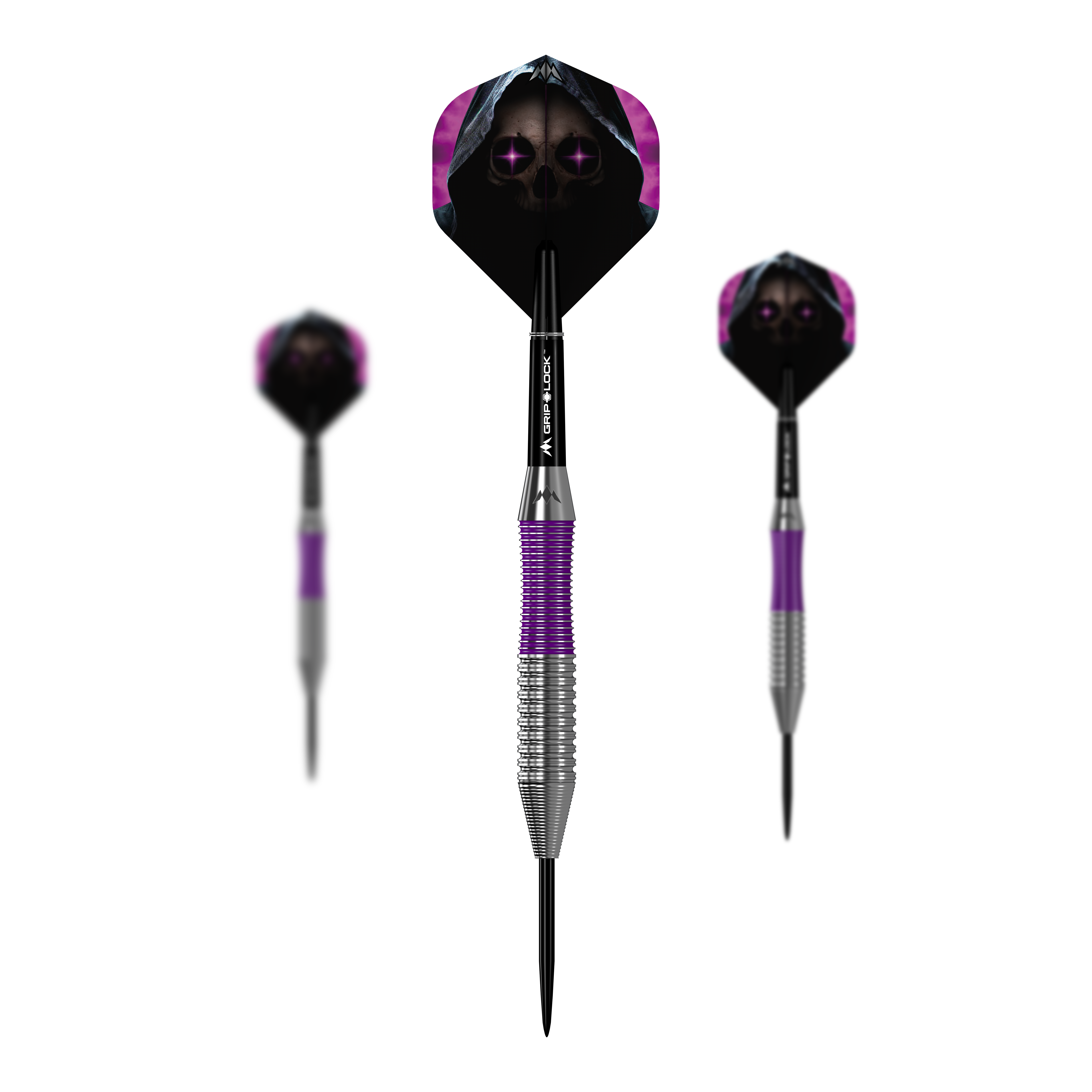 Mission Phantom Brass Steel Darts - 22g Das Bild zeigt drei Steeldarts des Produkts „Mission Phantom Brass Steeldarts - 22g“. Die Darts haben silberne und lila Griffe sowie Flights mit Totenkopf-Motiv und dunklem Hintergrund.