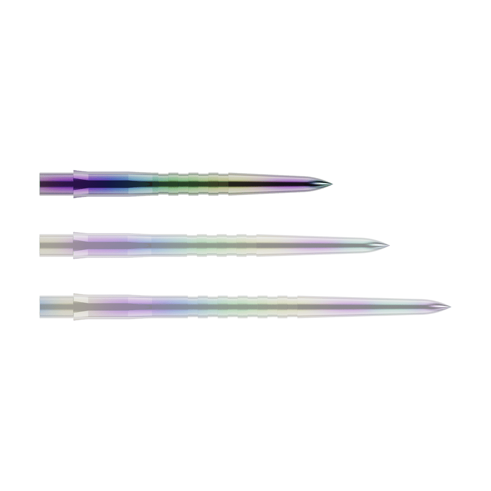 Mission Caliburn EVO dart tips - Grooved - Coral Das Bild zeigt drei bunte, metallische Dartspitzen in einer Reihe. Sie haben eine glatte Oberfläche mit leichten Rillen und glänzen in verschiedenen Farben.