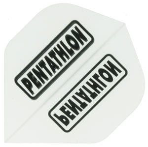 p14 Das Bild zeigt ein weißes Dartflight mit der Aufschrift „PENTATHLON“ in schwarzer Schrift. Das Produkt ist als „Pentathlon Flights P14“ bekannt.