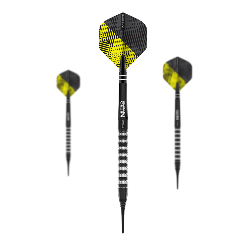 Das Bild zeigt drei Red Dragon Razor Edge Elite Softdarts mit einem Gewicht von 20g. Die Darts haben schwarze und silberne Griffe sowie gelb-schwarze Flights.