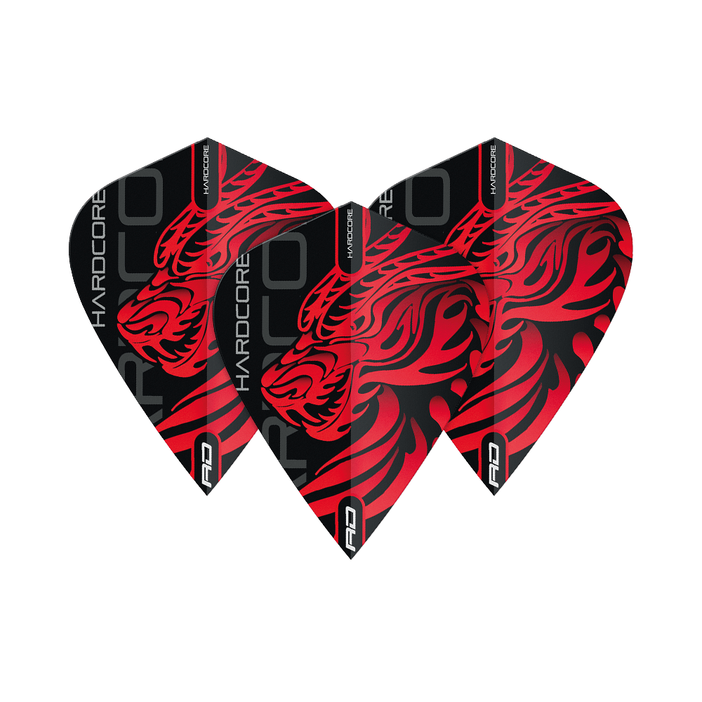 TF6500_Red_Dragon_Hardcore_Jonny_Clayton_Dragon_Kite_Flights_1zzsabP2KJocdD Das Bild zeigt drei Dart-Flights mit einem roten Drachenmuster auf schwarzem Hintergrund. Auf den Flights steht der Schriftzug "HARDCORE" und das "RD"-Logo ist am unteren Rand zu sehen.
