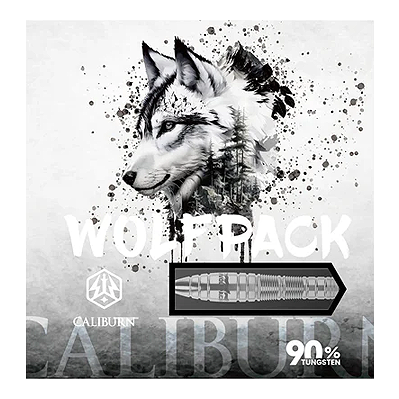 Caliburn Wolfpack W2 steel darts - 22g Das Bild zeigt die Verpackung der Caliburn Wolfpack W2 Steeldarts – 22g mit einer stilisierten Zeichnung eines Wolfes. Auf der Verpackung steht außerdem "90% Tungsten".