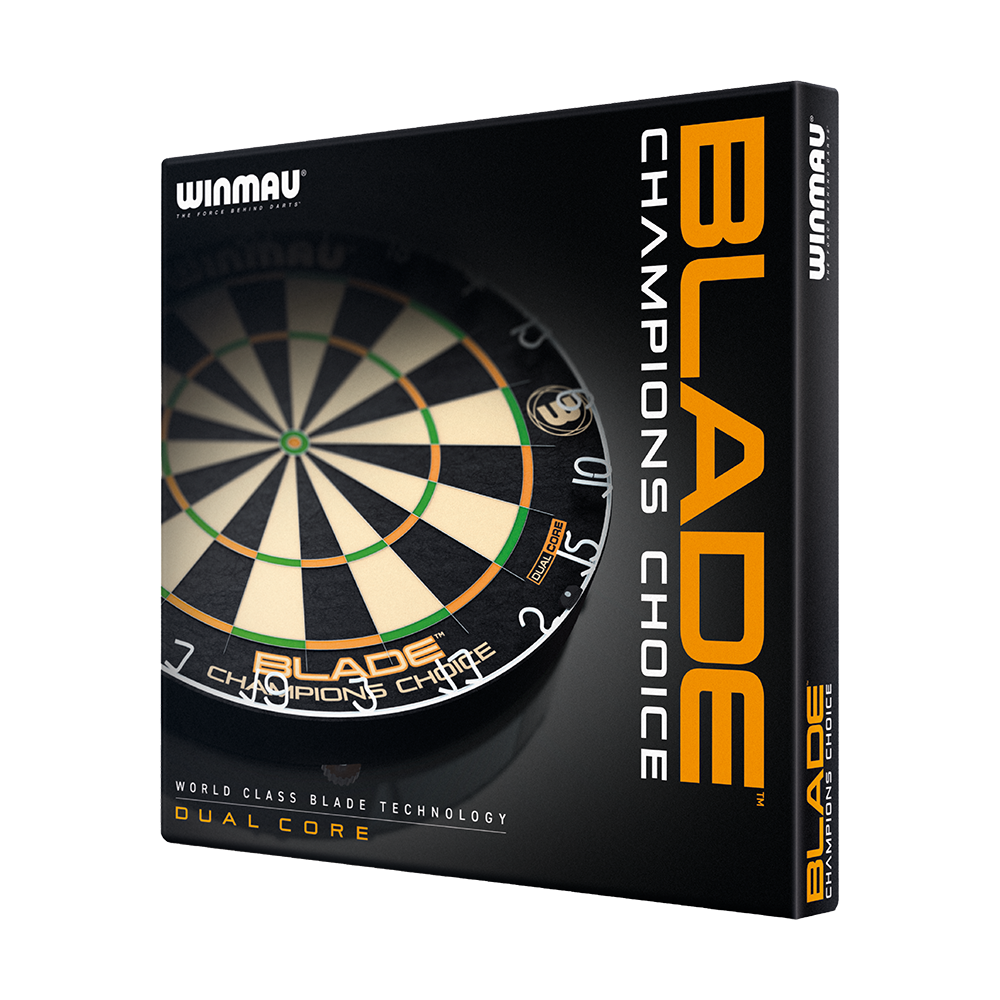 3023_Winmau_Champions_Choice_DualCore_Dartboard_5M3ez6JrNunWYC Das Bild zeigt die Verpackung des "Winmau Champions Choice DualCore Dartboards". Auf der Verpackung ist das Dartboard abgebildet und der Produktname in großen Buchstaben zu sehen.