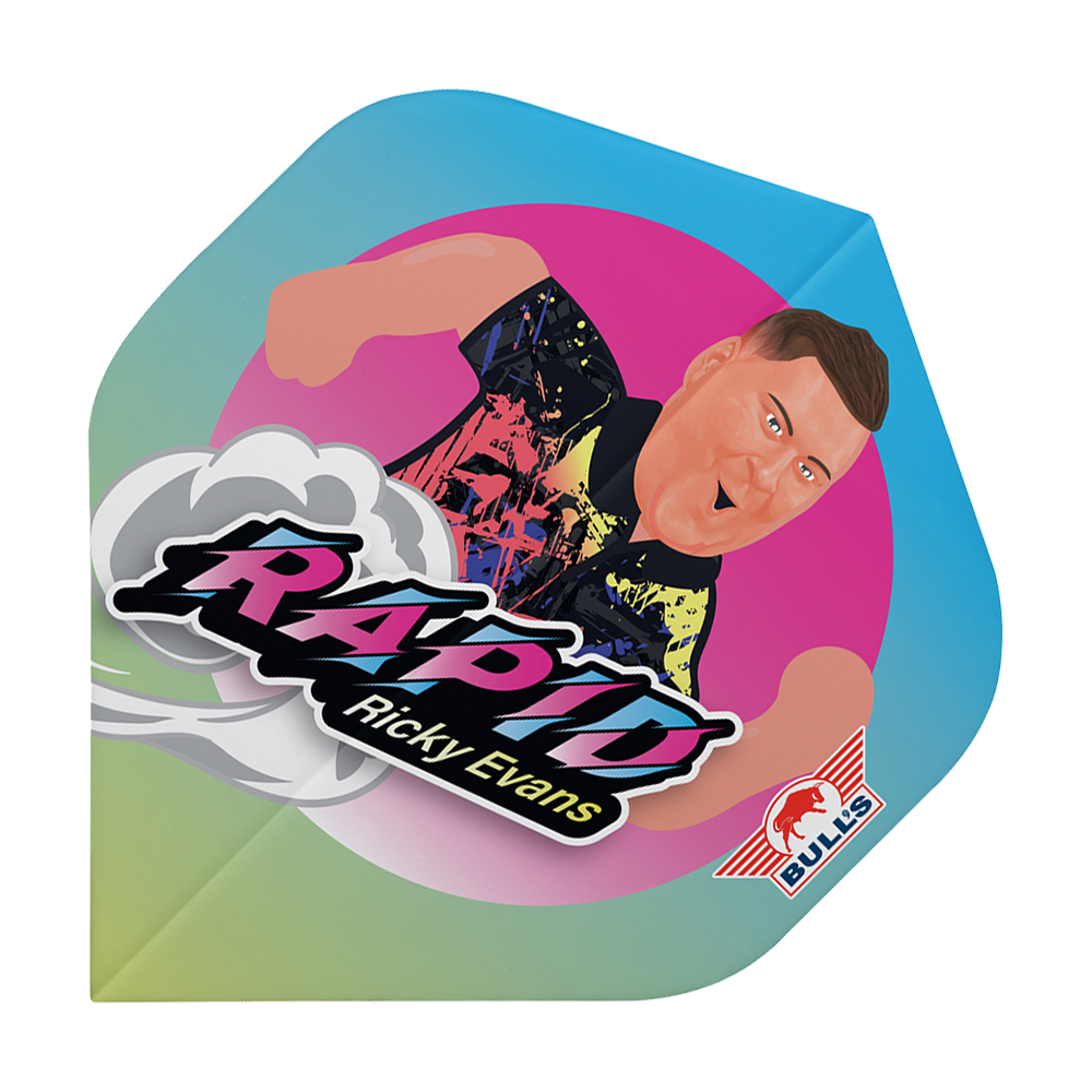 Bulls NL Player 100 Ricky Evans Cartoon No2 Standard Flights Das Bild zeigt ein Dartflight mit einer bunten Karikatur von Ricky Evans. Auf dem Flight steht „Rapid Ricky Evans“ und unten rechts befindet sich das Bulls-Logo.