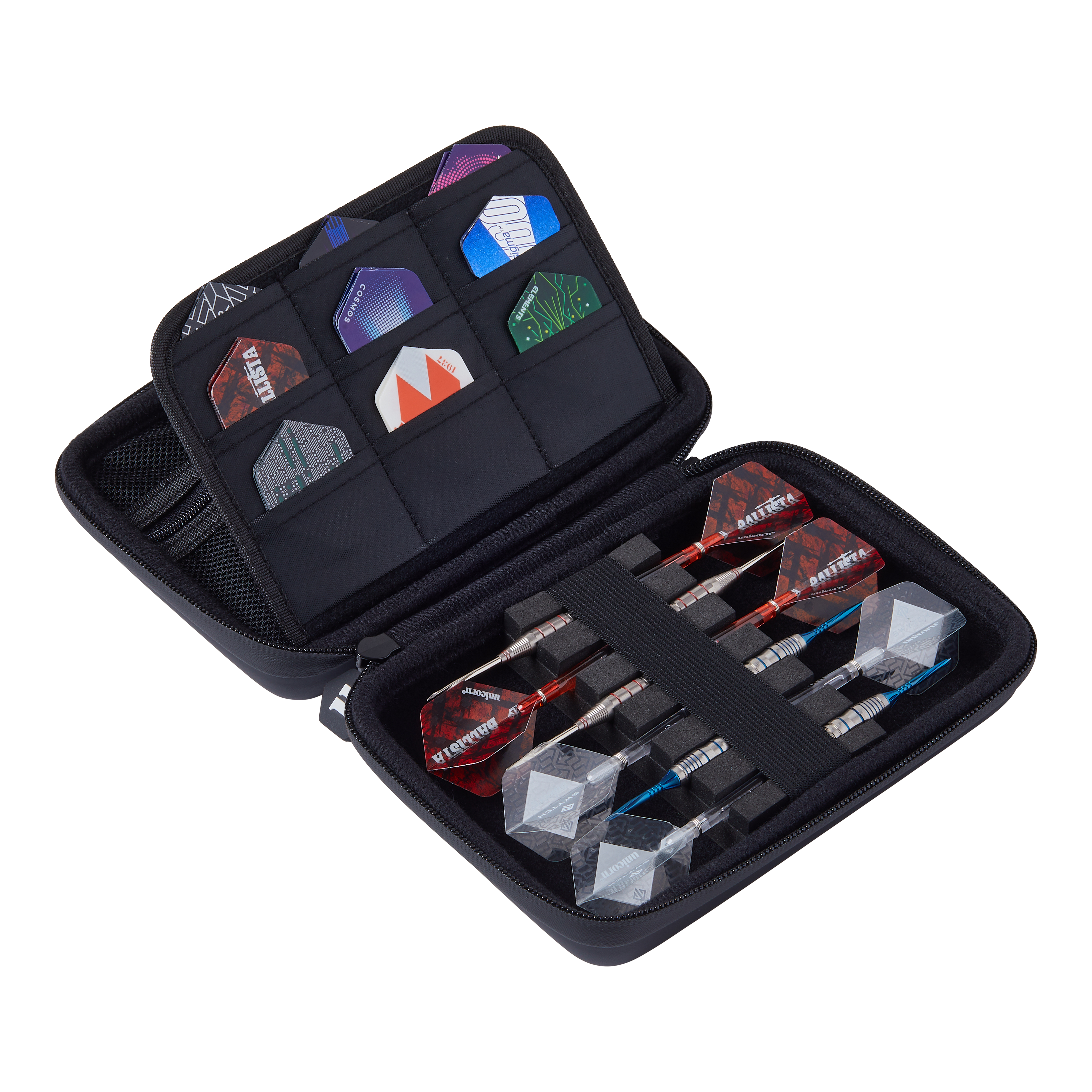 Unicorn Ultra 3UP Medium Dart Case - Black Das Bild zeigt ein geöffnetes Dartcase mit mehreren Dartpfeilen und Flights ordentlich einsortiert. Die Tasche ist schwarz und trägt den Namen "Unicorn Ultra 3UP Medium Dartcase".