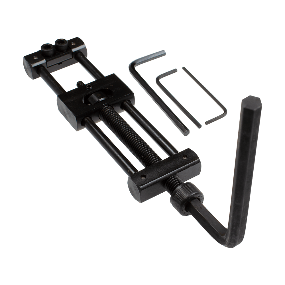 Abgebildet ist der Designa Dart Repointer Black Pro Edition - Spitzenwechsler. Mit diesem Produkt können Dartspitzen einfach ausgetauscht werden.