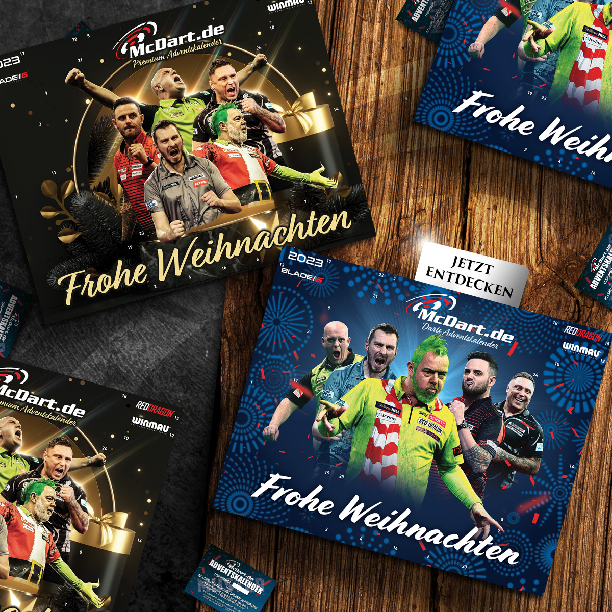Das Bild zeigt verschiedene McDart.de Adventskalender mit Dartspielern auf den Covern. In der Mitte steht groß „Adventskalender – Standard | Premium“ geschrieben.