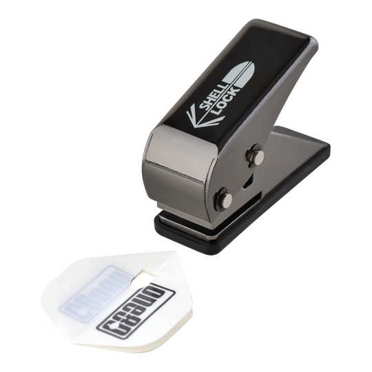 L-Style One80 Shell Lock Punch Flight Punch Das Bild zeigt den L-Style One80 Shell Lock Punch Flightlocher. Neben dem Locher liegt ein gestanztes Dart-Flight.