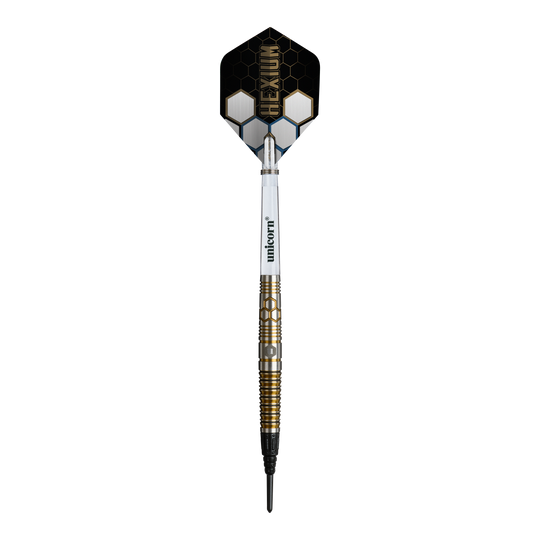 Das Bild zeigt die Unicorn Hexium Style 03 Gold & Black Softdarts mit 23g Gewicht. Die Darts sind in den Farben Gold und Schwarz gestaltet.
