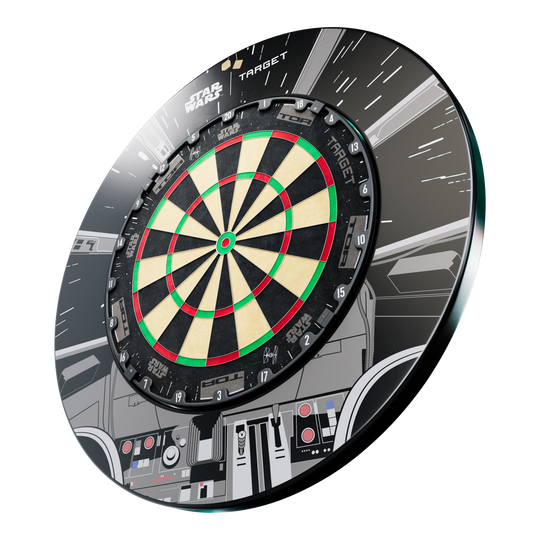 Abgebildet ist das Target Star Wars Millennium Falcon Surround Board Bundle. Dieses Bundle bietet Zubehör für Dartboards im Star Wars Design.