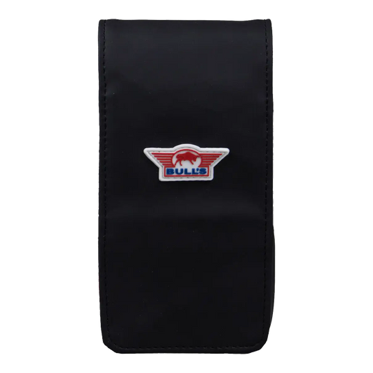 Bulls NL Spacecase Softcase Black-Red Das Bild zeigt das Bulls NL Spacecase Softcase in Schwarz-Rot. Das Softcase dient zur Aufbewahrung von Darts und Zubehör.
