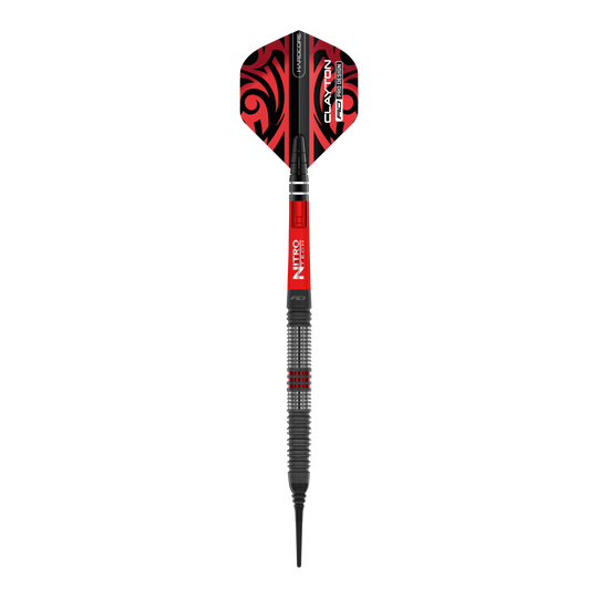 Red Dragon Jonny Clayton Hiraeth Soft Darts - 20g Das Bild zeigt einen Softdart der Marke Red Dragon, Modell "Jonny Clayton Hiraeth" mit einem Gewicht von 20 Gramm. Der Dart ist überwiegend in den Farben Rot und Schwarz gestaltet und hat ein auffälliges Muster auf dem Flight.