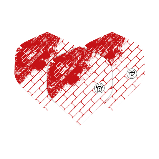 Das Bild zeigt drei Dart-Flights in weiß und rot mit Backsteinmuster. Auf den Flights steht "The Wall Martin Schindler" und unten ist ein rundes "B"-Logo.