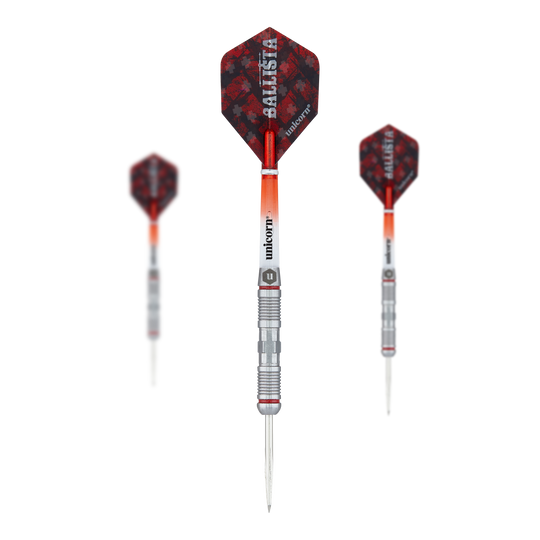 Auf dem Bild sind drei Steeldarts des Produkts "Unicorn Ballista Style 2" zu sehen. Die Darts haben rot-schwarze Flights und silberne Spitzen mit einem gerillten Schaft.