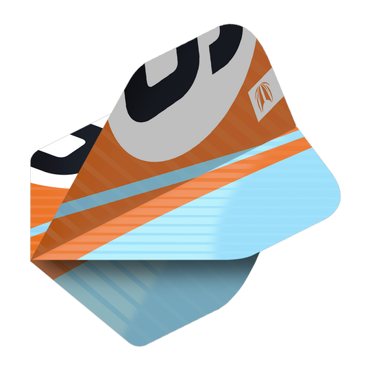 337213_Target_ProUltra_3Sets_Chicane_Orange_No2_Standard_Flights_2X9QeBkiklUQLA Das Bild zeigt ein Dartflight im Design Target Pro Ultra Chicane Orange No2 Standard. Die Flightfläche ist hauptsächlich orange und hellblau mit schwarzen und grauen Akzenten.