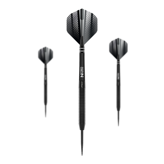 Das Bild zeigt drei Red Dragon Razor Edge Black Steeldarts. Die Darts sind schwarz und haben ein modernes, punktiertes Design auf den Flights.