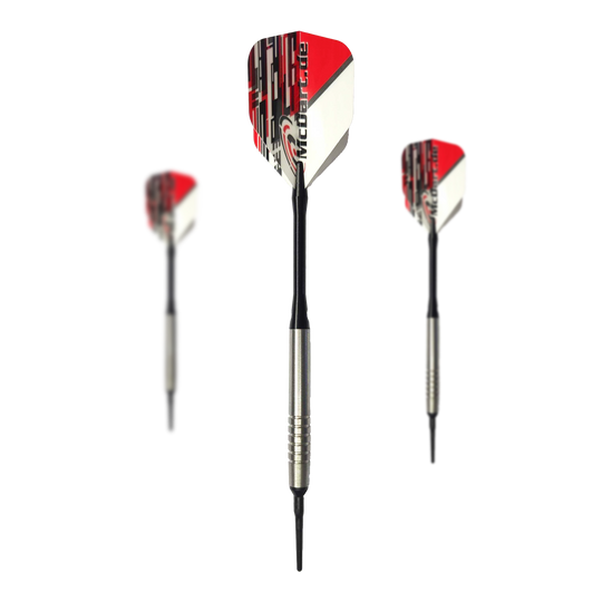 McDart 85 Tungsten V14 Soft Darts - 17g Das Bild zeigt drei Softdarts des Modells "McDart 85er Tungsten V14" mit einem Gewicht von 17g. Die Darts haben silberne Barrels und Flights in Rot, Weiß und Schwarz.