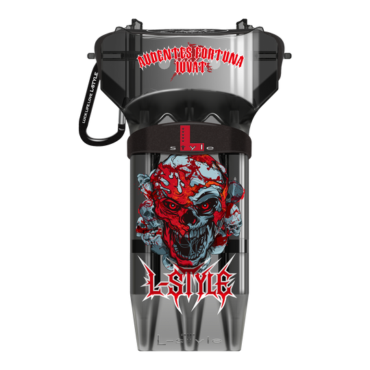 Das Bild zeigt das L-Style Krystal One Ryan Searle V4 Black Dartcase. Dieses schwarze Dartcase schützt und transportiert Darts sicher.