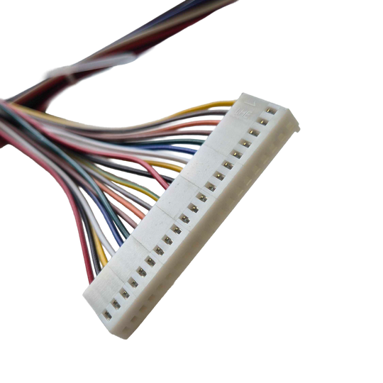 Löwen Darts adapter cable Matrix/CPU Das Bild zeigt das Löwen Darts Adapterkabel Matrix/CPU. Es handelt sich um ein Adapterkabel für elektronische Darts.