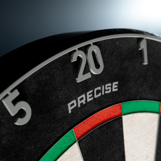 Precise 180 Endorphine Steel Dartboard with Numbered Ring - Nordic Grey Das Bild zeigt das Precise 180 Endorphine Steeldartboard mit Nummernring in Nordic Grey. Dieses Produkt zeichnet sich durch seine hochwertige Verarbeitung aus.