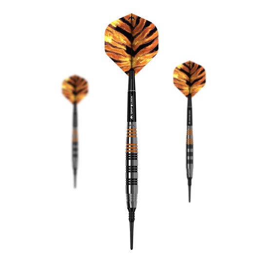 Mission Javan Brass Soft Darts - 18g Das Bild zeigt drei Softdarts des Modells "Mission Javan Brass Softdarts - 18g". Die Flights haben ein auffälliges Tigerstreifen-Design in Orange und Schwarz.