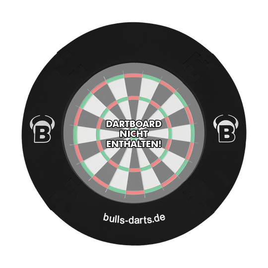 DBS3S_Bulls_Quarterback_Surround_Schwarz_1NzpuIXkSS2sr6 Das Bild zeigt das Produkt "Quarterback Surround", einen schwarzen Dartboard-Surround-Ring. In der Mitte steht der Hinweis: "Dartboard nicht enthalten!"