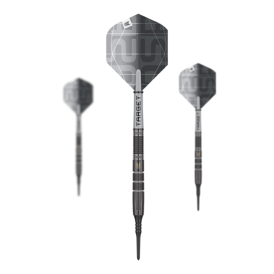 Target Nathan Aspinall X Echo Softdarts - 18g Das Bild zeigt drei Target Nathan Aspinall X Echo Softdarts mit einem Gewicht von 18g. Die Darts haben ein modernes, silbergraues Design und sind deutlich mit dem Markennamen "TARGET" beschriftet.