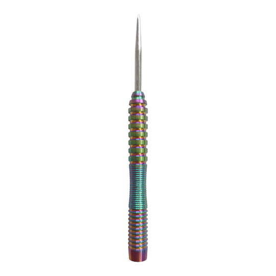 McDart Rainbow 3 steel dart barrels - 22g Das Bild zeigt die McDart Rainbow 3 Steeldart-Barrels - 22g. Es handelt sich um Dart-Barrels mit auffälligem Regenbogen-Design.