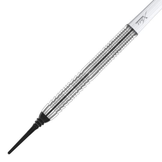 Das Bild zeigt einen Red Dragon Seren 1 Pure Softdart mit einem Gewicht von 20 Gramm. Der Dartpfeil hat ein silberfarbenes, geriffeltes Metallgehäuse und eine schwarze Softspitze.