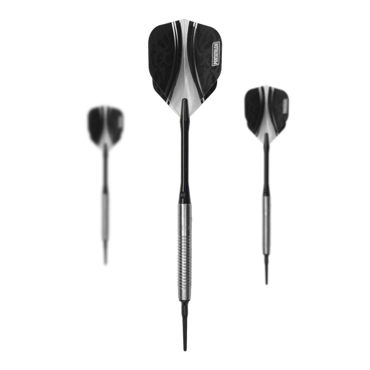 McDart 85 Tungsten V21 soft darts - 18.5g Das Bild zeigt drei Softdarts des Produkts "McDart 85er Tungsten V21 Softdarts - 18,5g". Die Darts haben silberne Barrels und schwarze Flights.